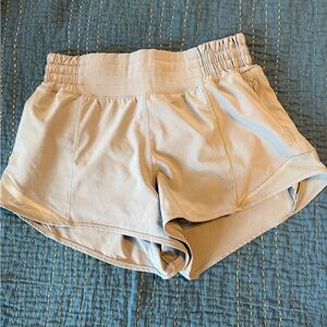 Lululemon hotty hot short 2.5 high rise